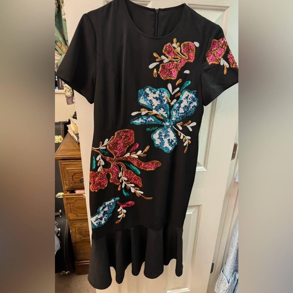 Black Dress with sequins Size: L